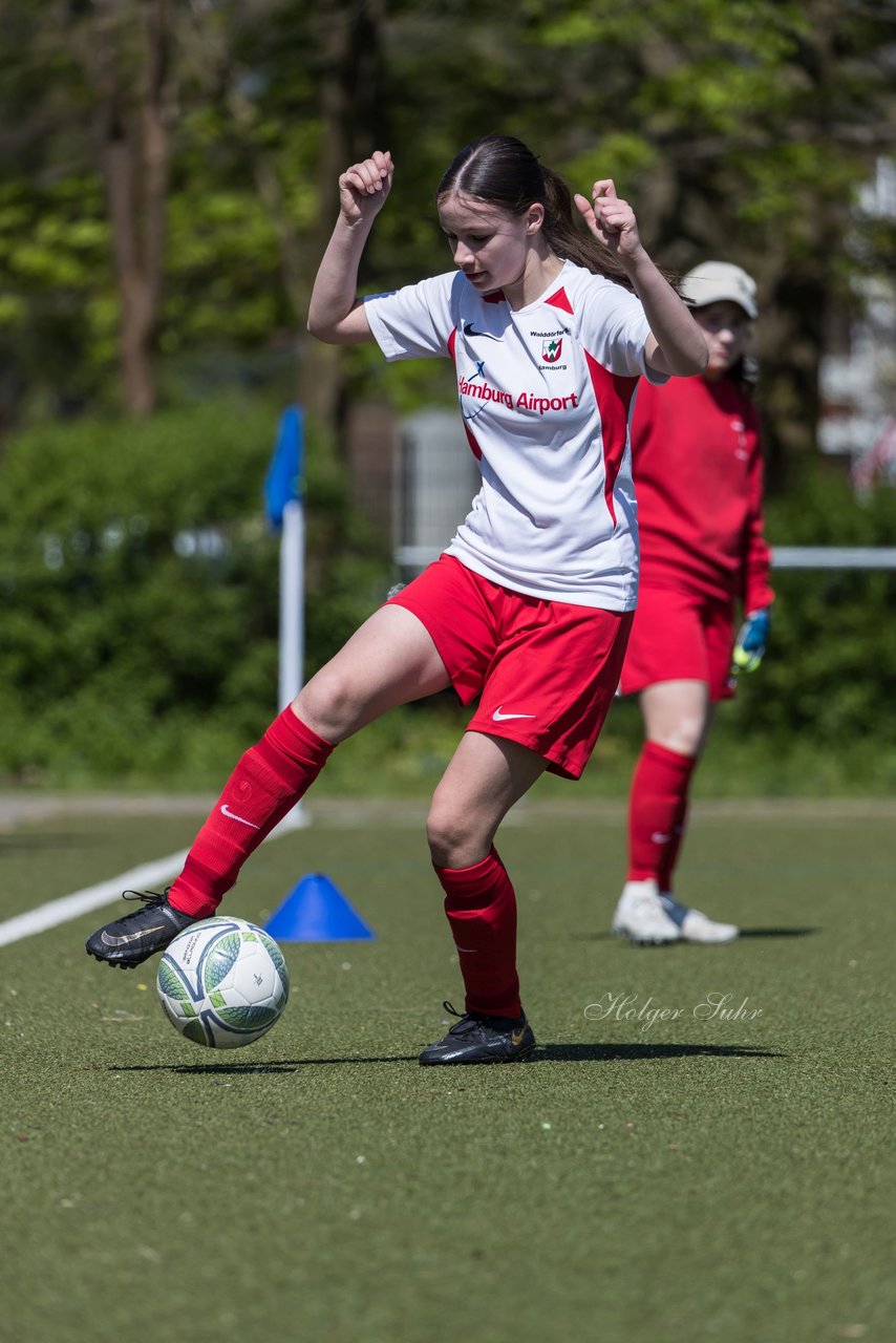 Bild 135 - wCJ Germania Schnelsen - Walddoerfer SV : Ergebnis: 0:6